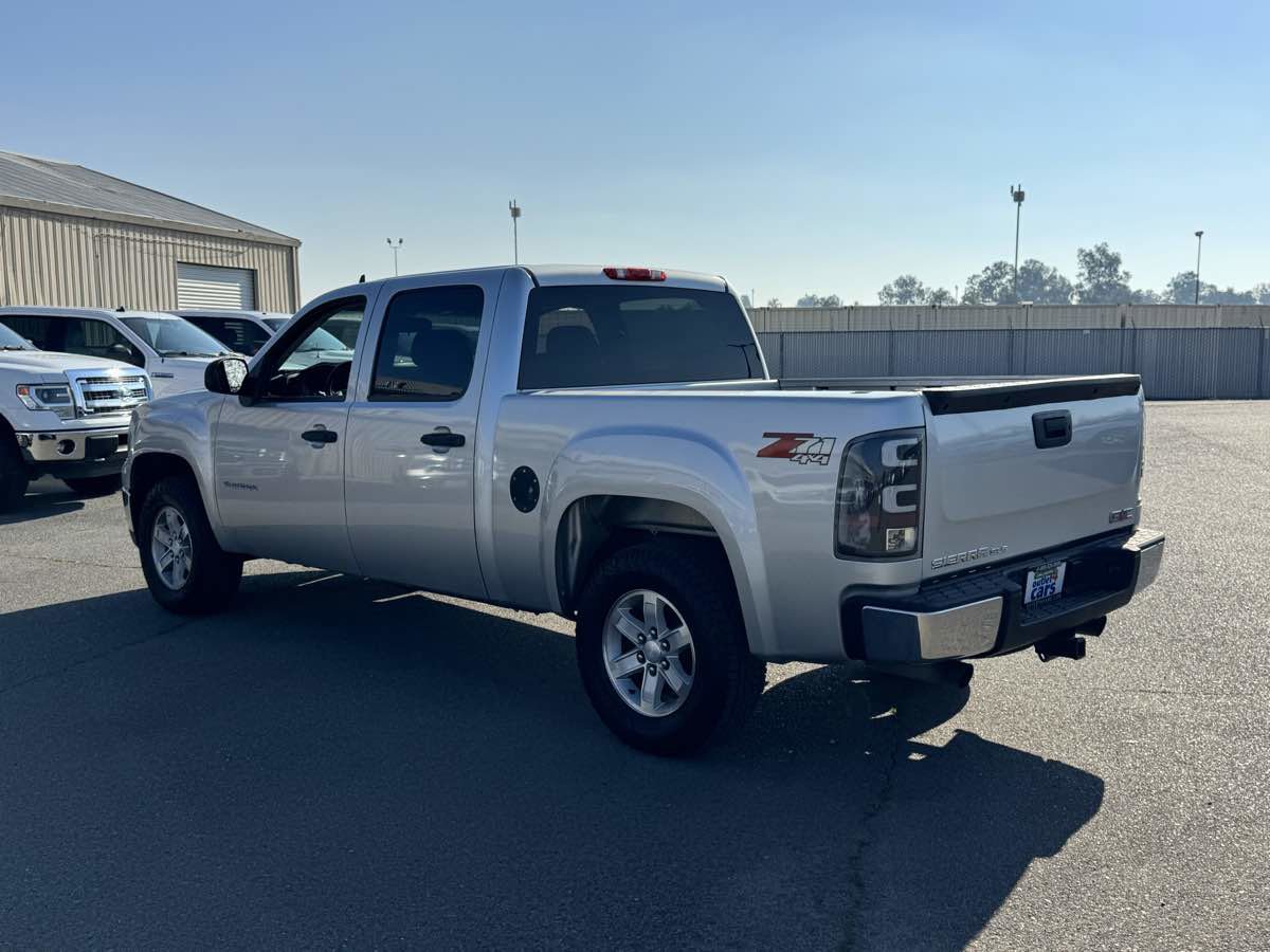 Used 2013 GMC Sierra 1500 SLE w/ Power Tech Package image 8