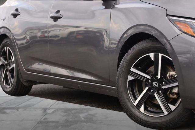 Used 2024 Nissan Sentra SV FWD image 3