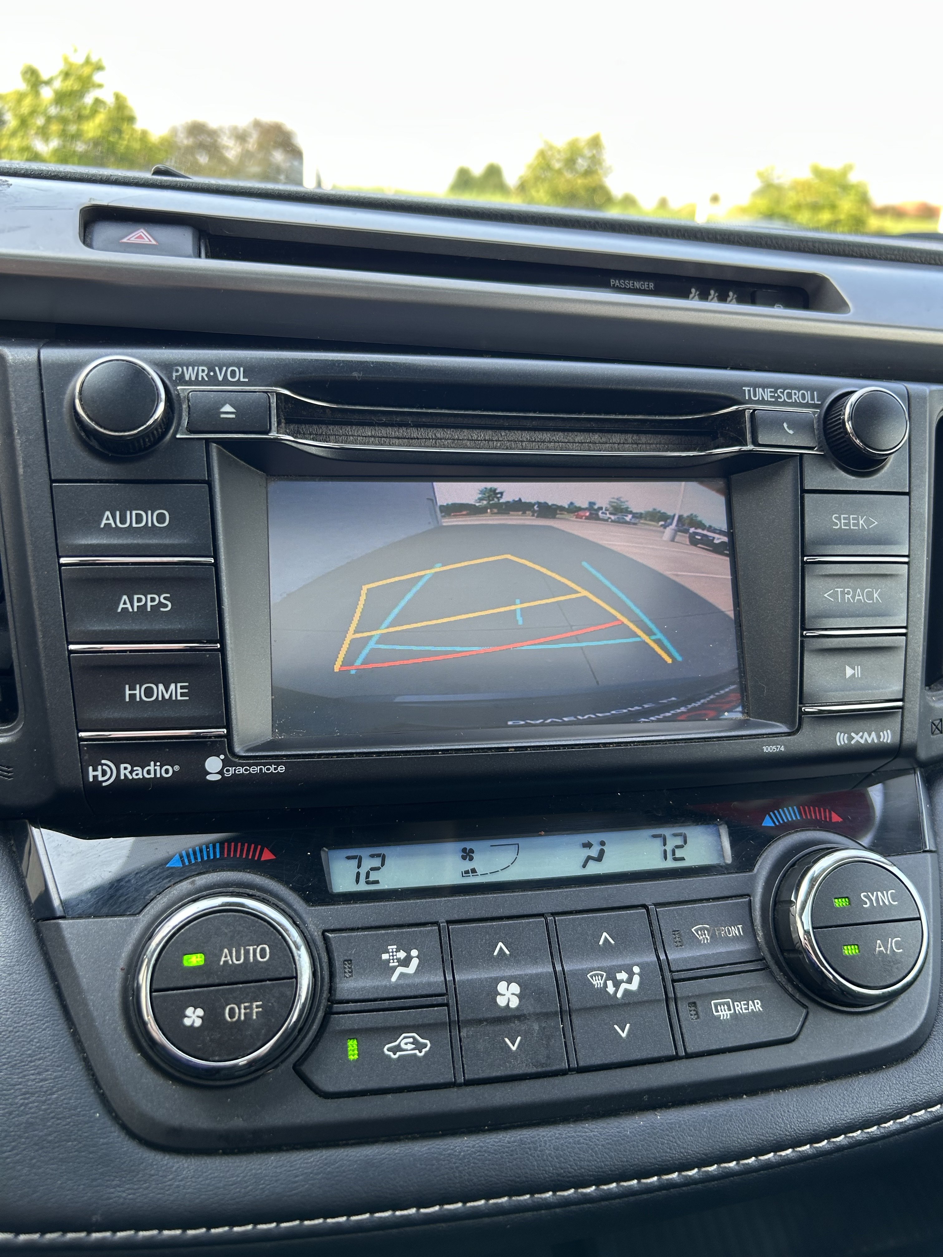 Used 2018 Toyota RAV4 XLE AWD/4WD image 28
