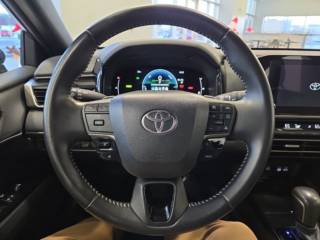 Used 2025 Toyota Camry SE image 22