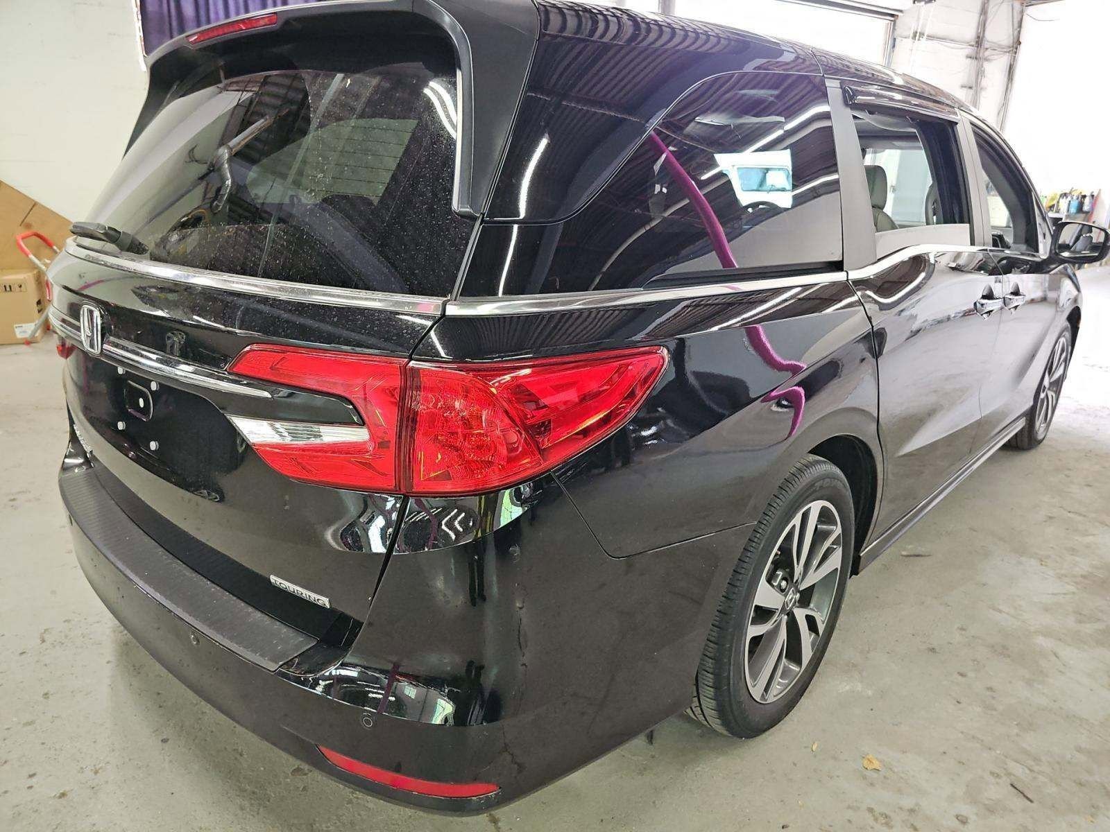 Used 2022 Honda Odyssey Touring image 3
