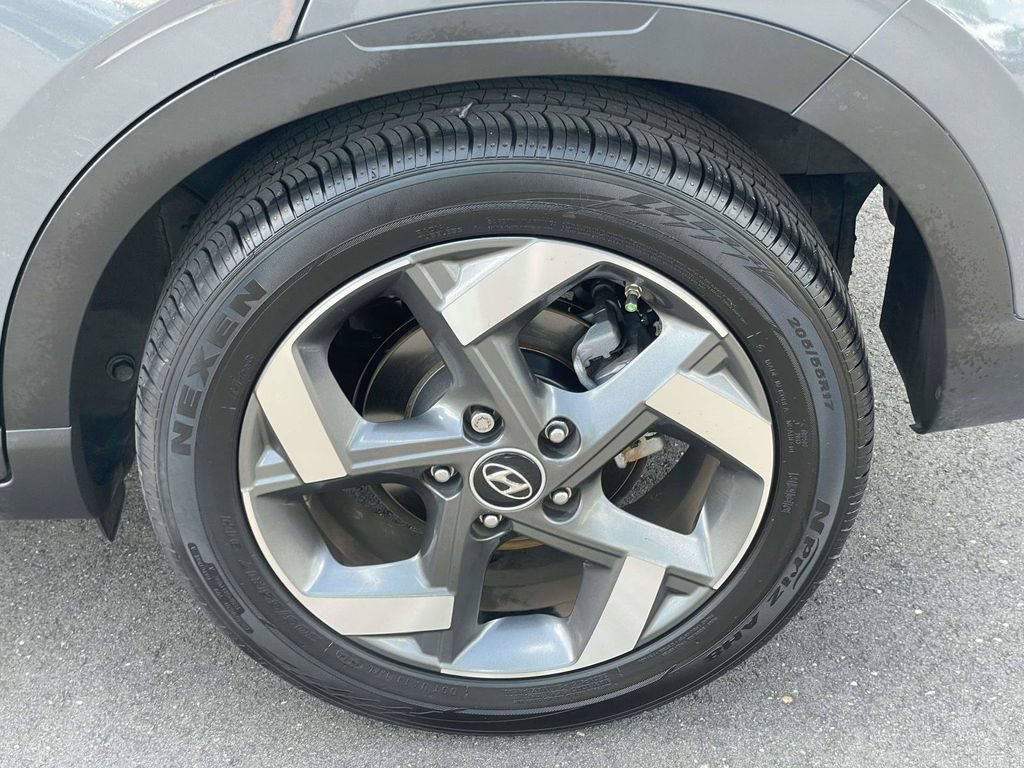 Certified 2024 Hyundai Venue SEL FWD image 7