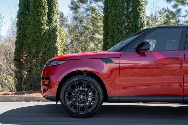 Used 2024 Land Rover Range Rover Sport SE AWD/4WD image 10