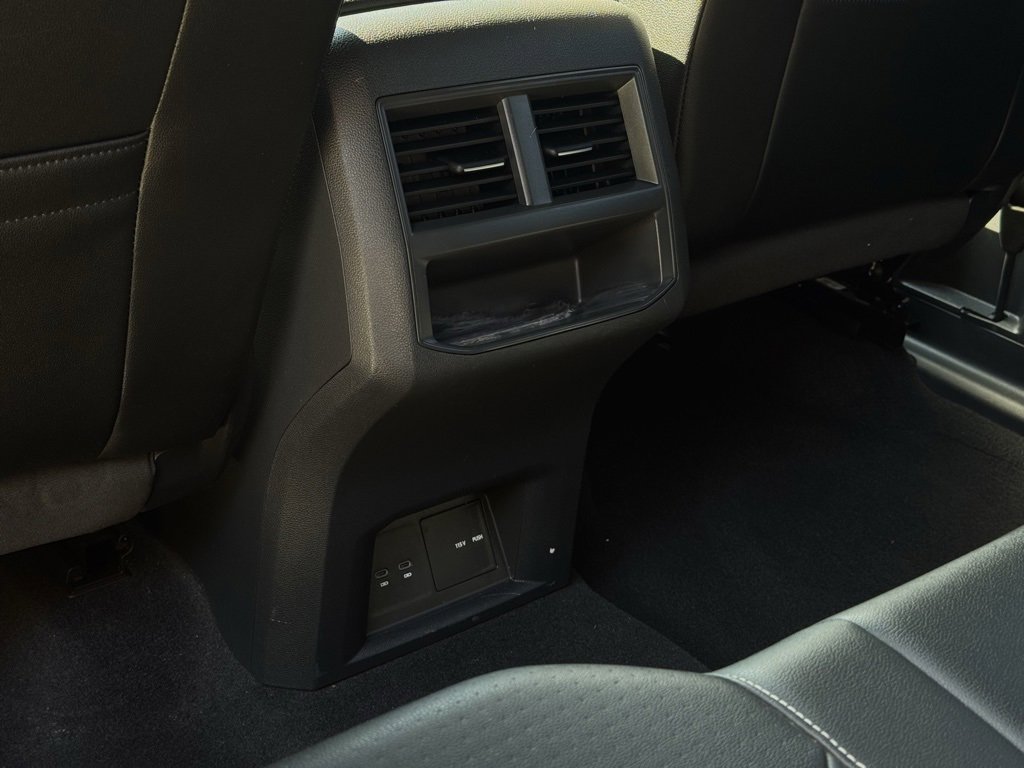 Used 2023 Volkswagen Atlas Cross Sport SE image 27