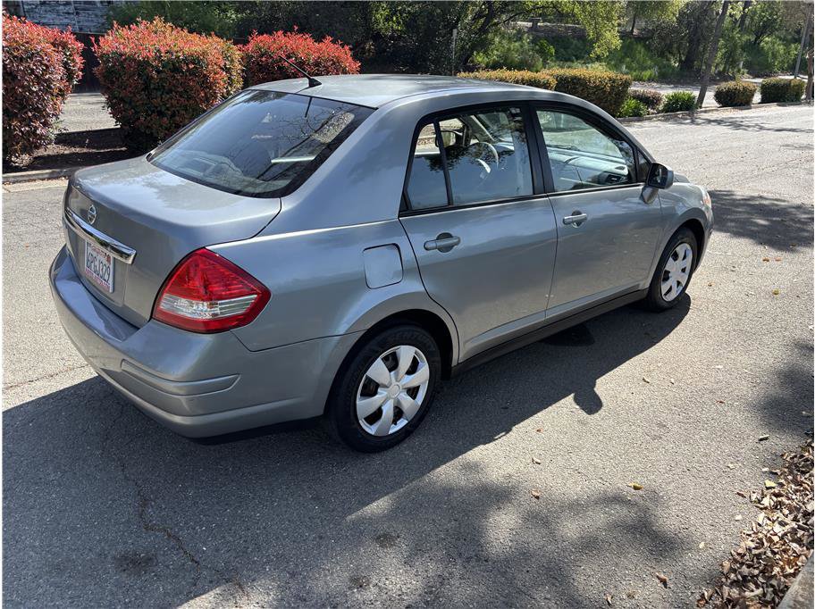Used 2011 Nissan Versa 1.8 S FWD image 7