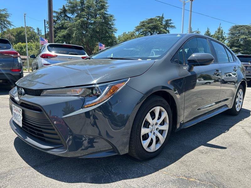 Used 2025 Toyota Corolla LE FWD image 1