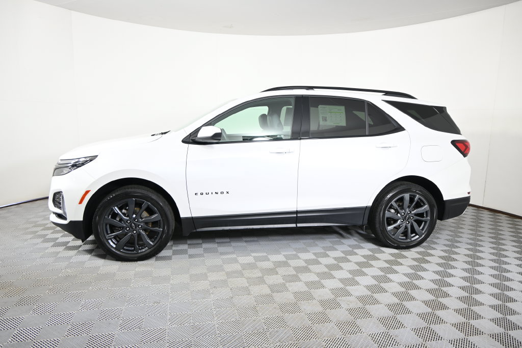 Used 2023 Chevrolet Equinox RS AWD/4WD image 2