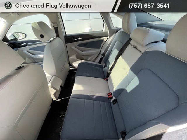 New 2026 Volkswagen Jetta SE image 3