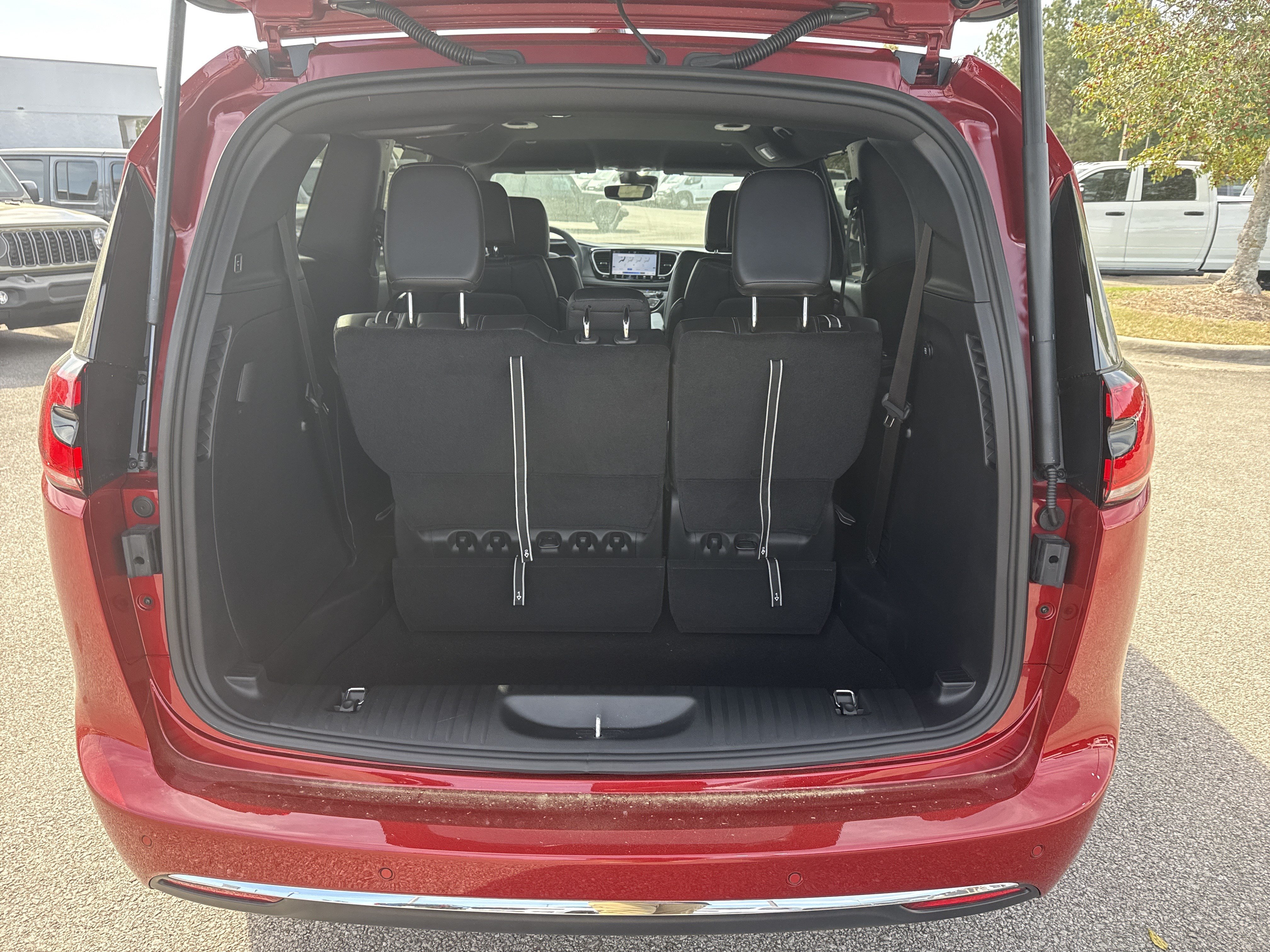 New 2026 Chrysler Pacifica Select FWD image 20