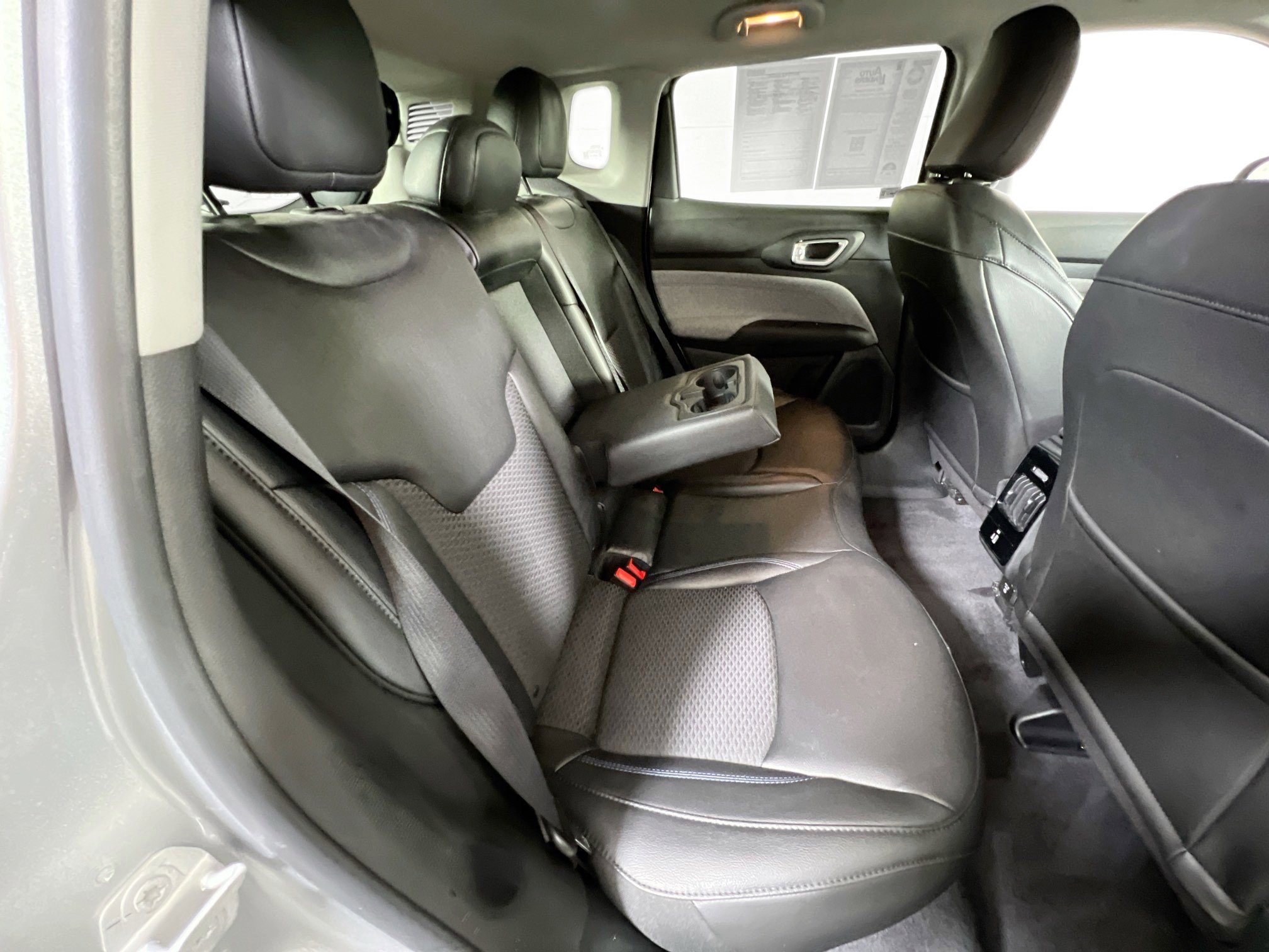 Used 2022 Jeep Compass Latitude w/ Convenience Group AWD/4WD image 25