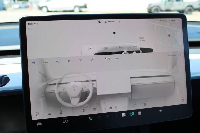 Used 2024 Tesla Model Y Long Range AWD/4WD image 17