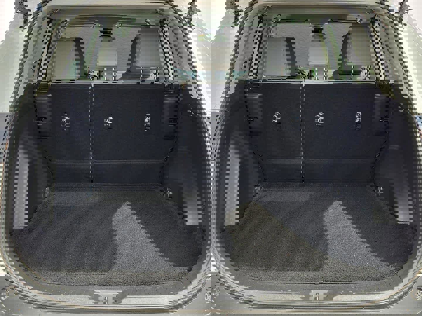 Used 2020 Toyota RAV4 XLE Premium image 12