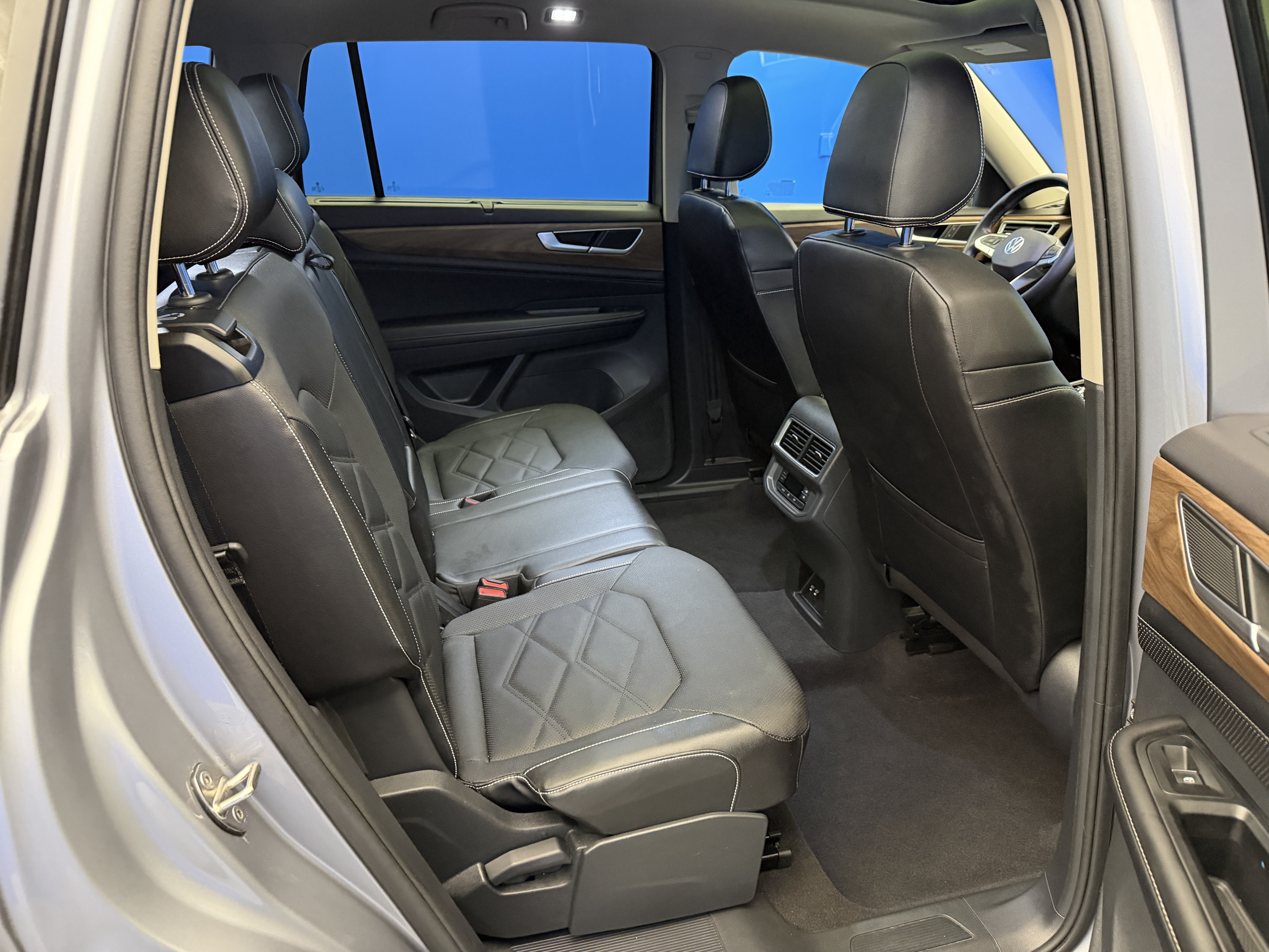 Certified 2024 Volkswagen Atlas SE FWD image 26