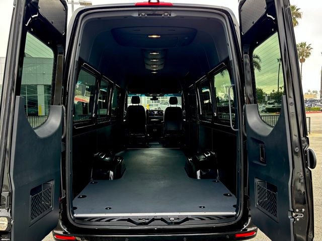 Used 2025 Mercedes-Benz Sprinter 3500 image 31