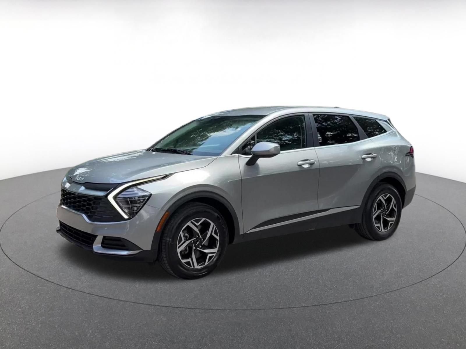 Used 2025 Kia Sportage LX FWD image 8