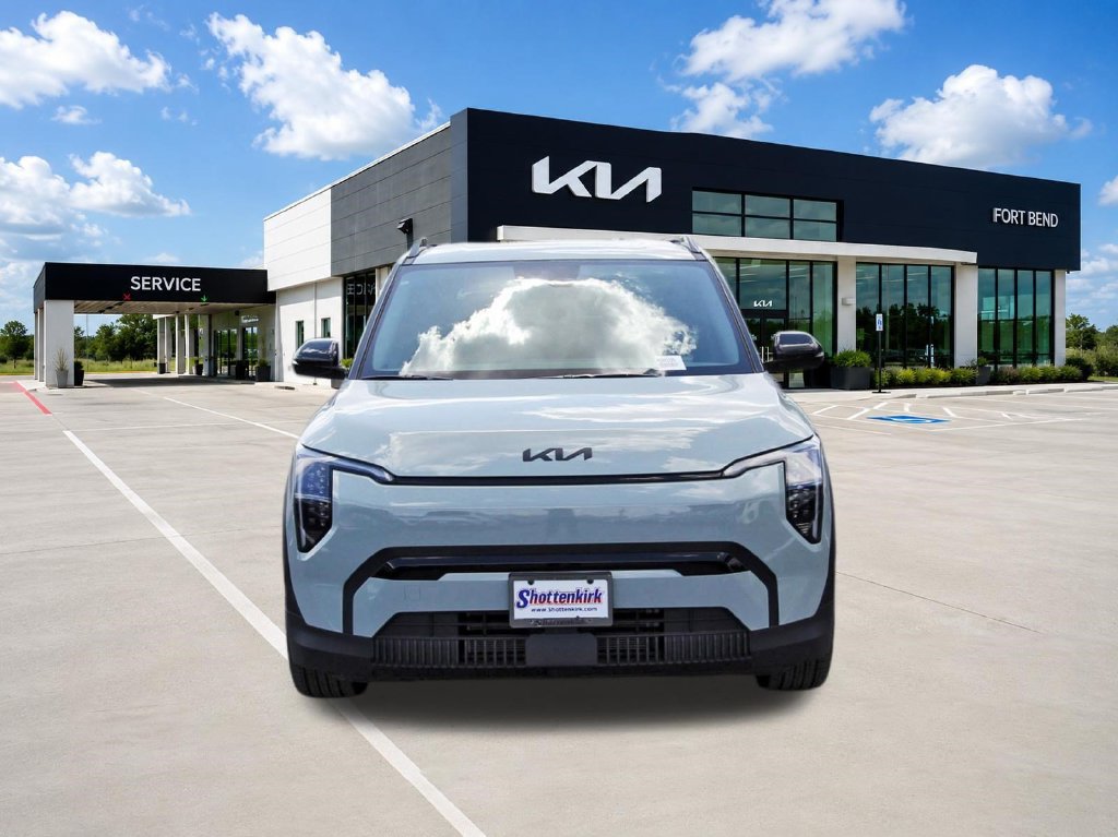 New 2027 Kia EV3 Wind FWD image 2