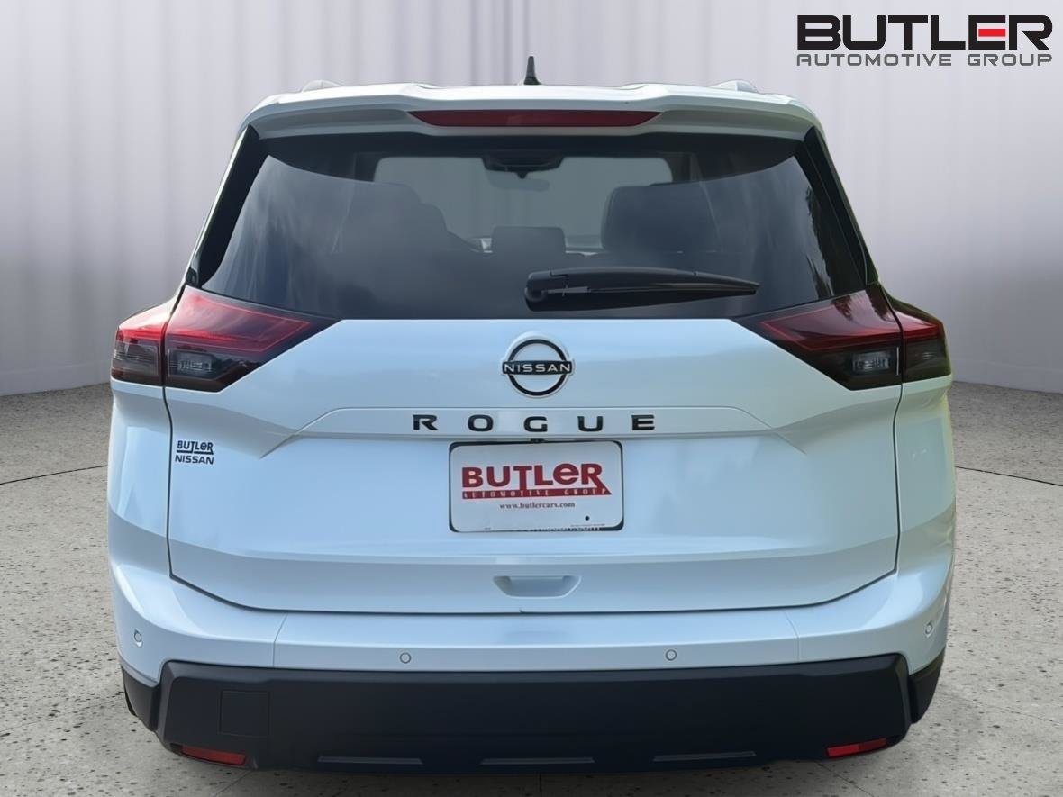 New 2026 Nissan Rogue Dark Armor FWD image 6