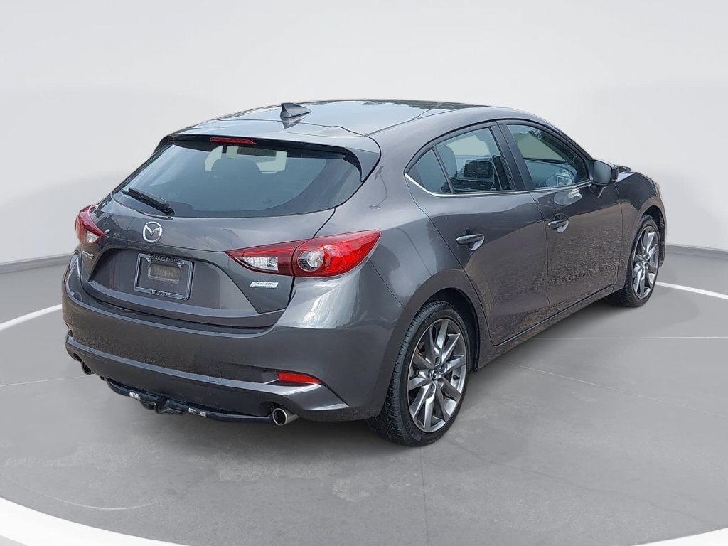 Used 2018 MAZDA MAZDA3 Touring FWD image 5