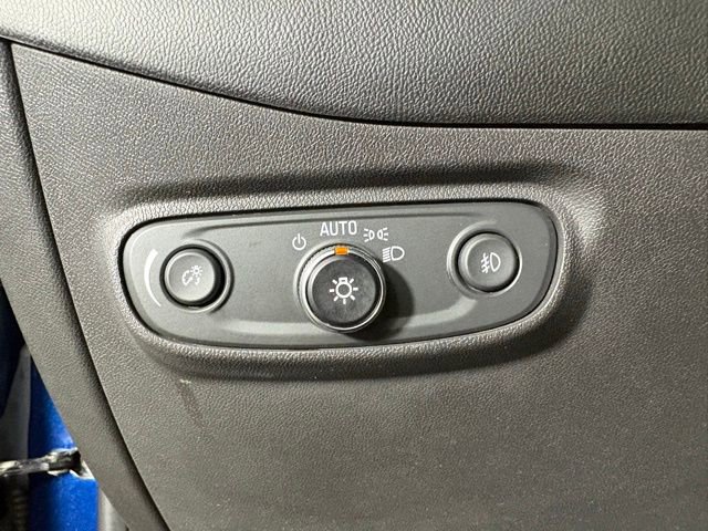 Used 2020 Chevrolet Equinox LT w/ Sport Edition image 18