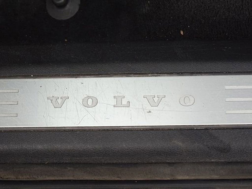 Used 2018 Volvo XC90 T6 Momentum w/ Convenience Package image 22