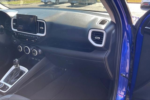 Certified 2022 Hyundai Venue Limited image 16