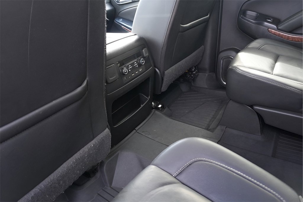 Used 2020 Chevrolet Suburban Premier w/ Premier 6.2L Value Package image 33