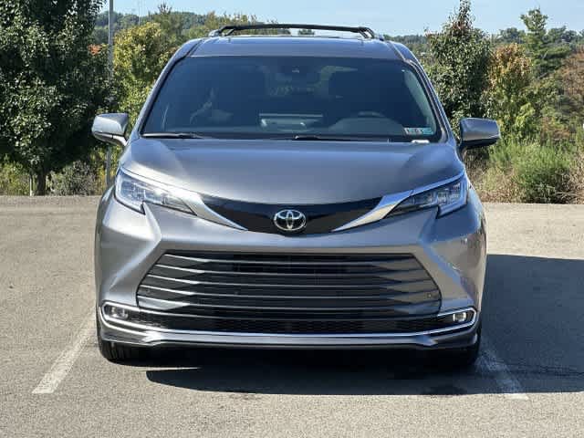 Used 2026 Toyota Sienna Limited AWD/4WD image 31