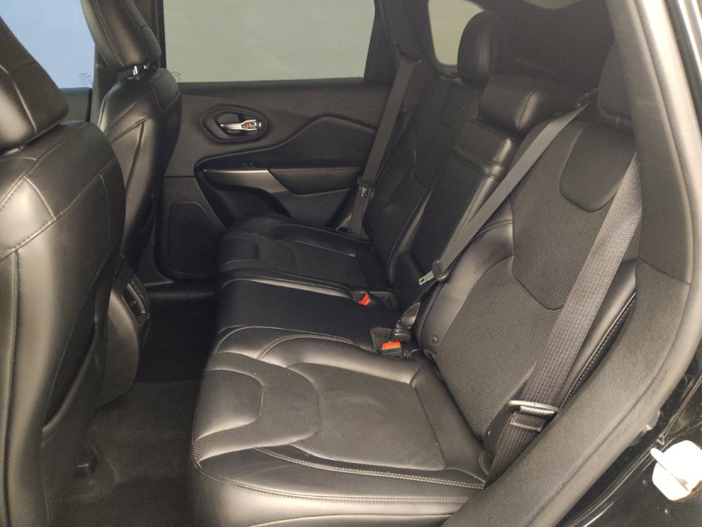 Used 2019 Jeep Cherokee Limited AWD/4WD image 18