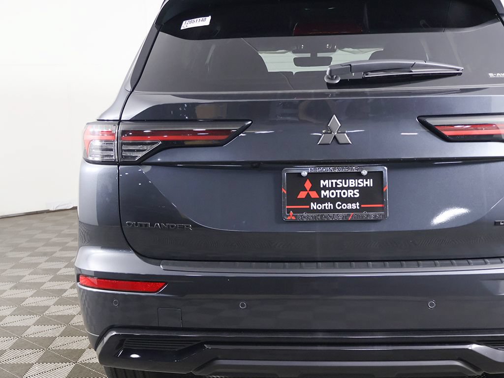 New 2026 Mitsubishi Outlander LE AWD/4WD image 15