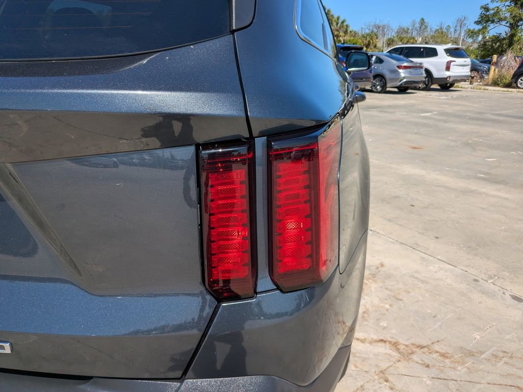 Certified 2021 Kia Sorento LX FWD image 11