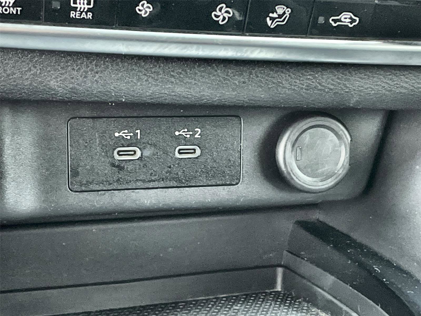 Used 2024 Nissan Rogue SV image 25