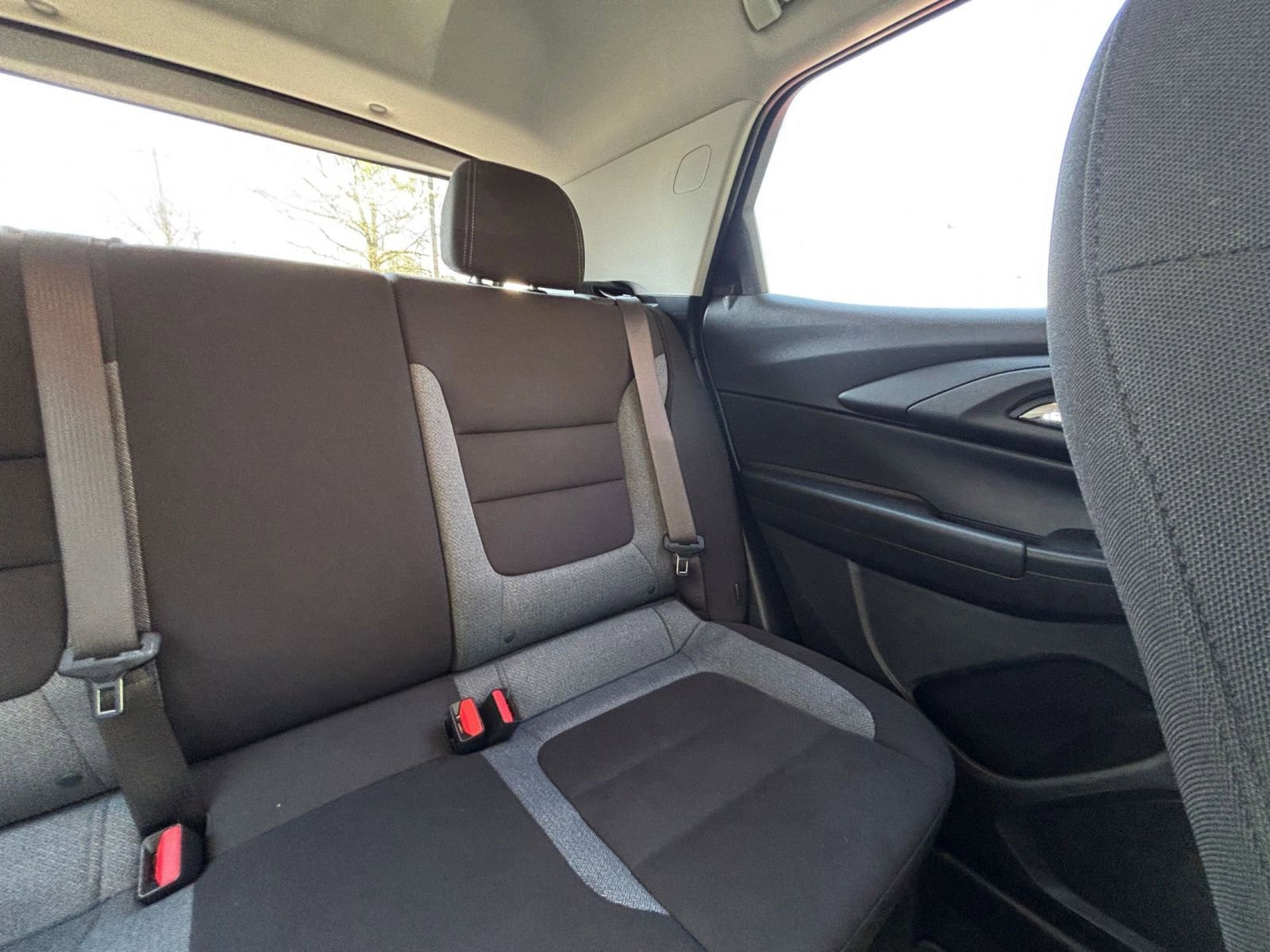 Used 2025 Chevrolet TrailBlazer LT image 38