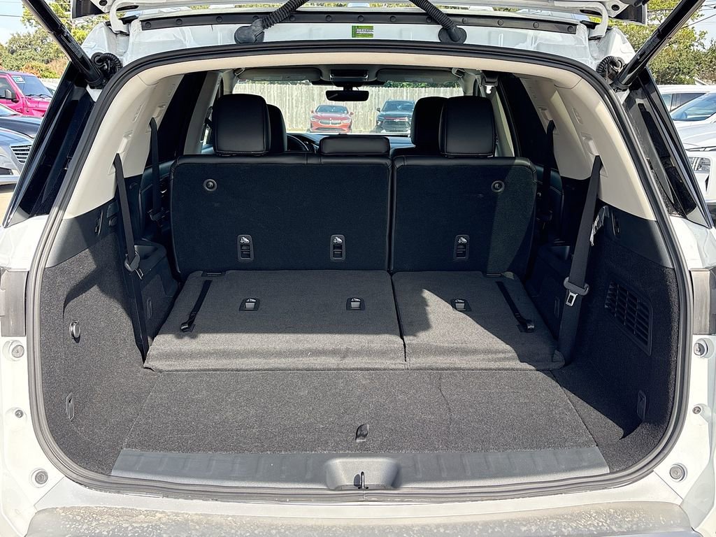 Used 2025 Nissan Pathfinder SL w/ Lighting Package (N92) image 26