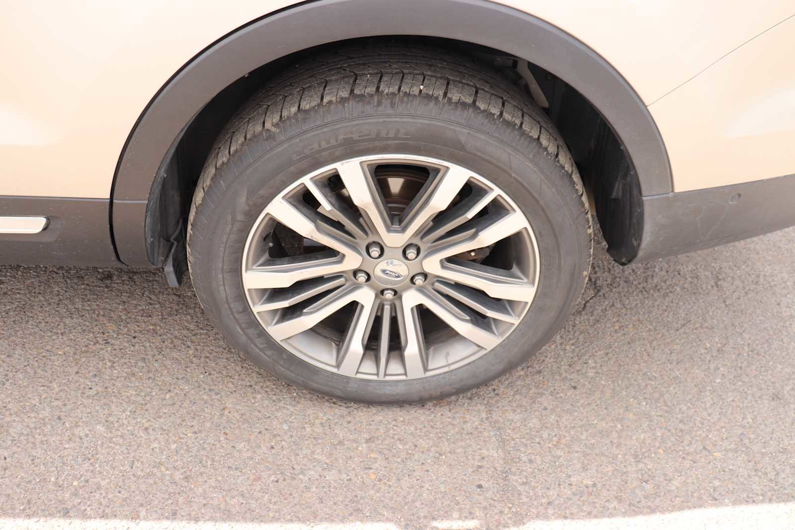 Used 2017 Ford Explorer Platinum AWD/4WD image 9