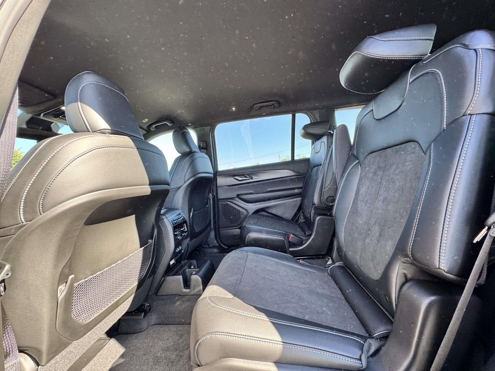 New 2025 Jeep Grand Cherokee L Laredo AWD/4WD image 18