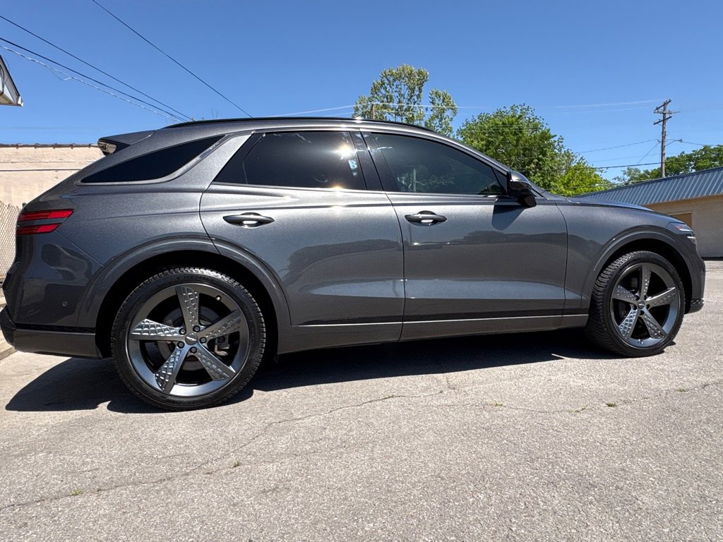 Used 2022 Genesis GV70 3.5T Sport w/ Sport Prestige Package AWD/4WD image 8