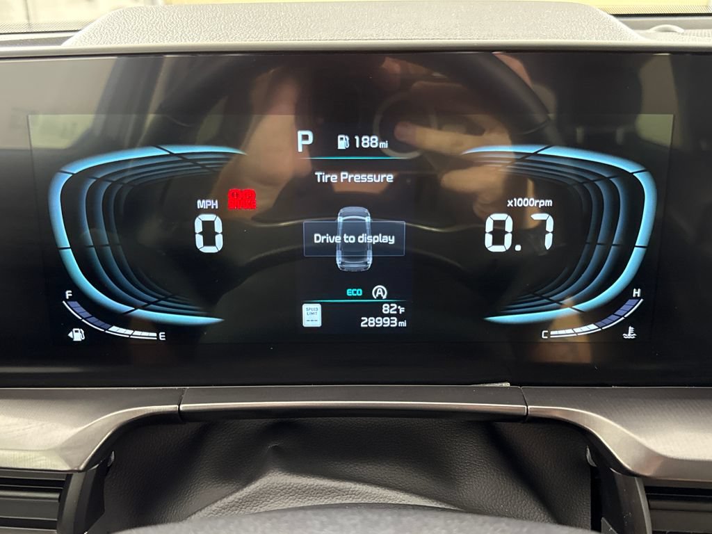 Used 2025 Kia Telluride LX FWD image 18
