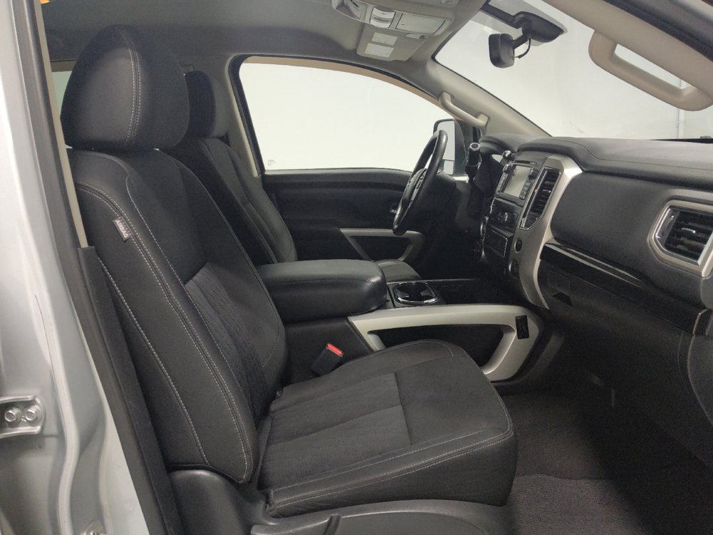 Used 2018 Nissan Titan SV w/ SV Convenience Package AWD/4WD image 21