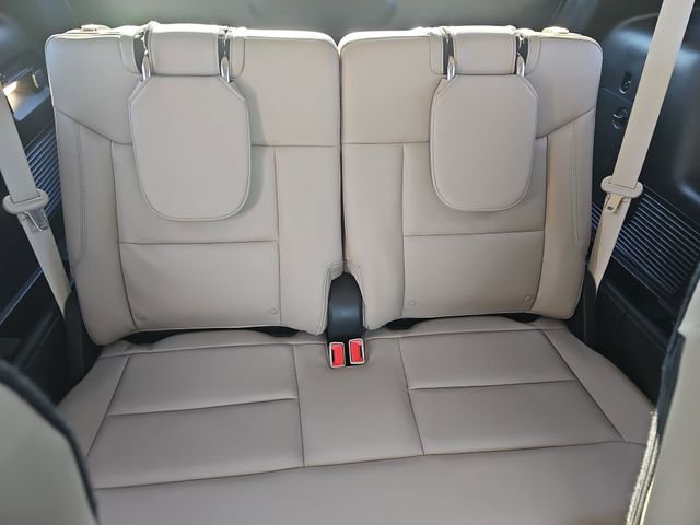 Used 2022 Ford Explorer XLT w/ Equipment Group 202A image 12