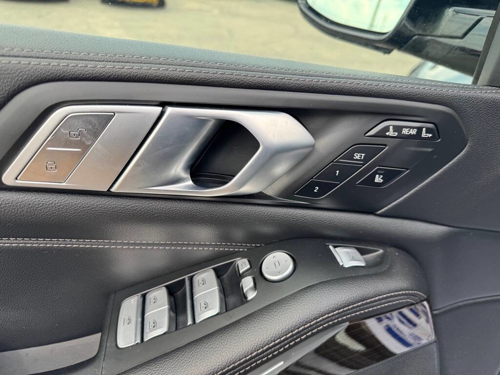 Used 2020 BMW X7 xDrive40i w/ Cold Weather Package image 10