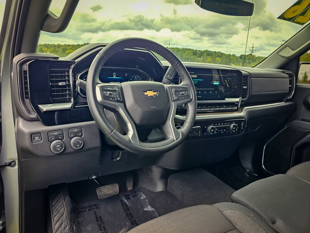 Used 2026 Chevrolet Silverado 1500 LT AWD/4WD image 14