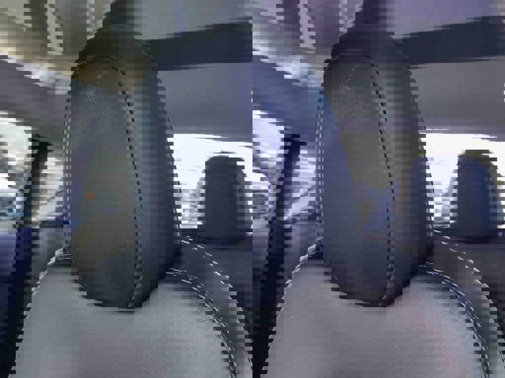 Used 2025 Tesla Model Y Performance image 24