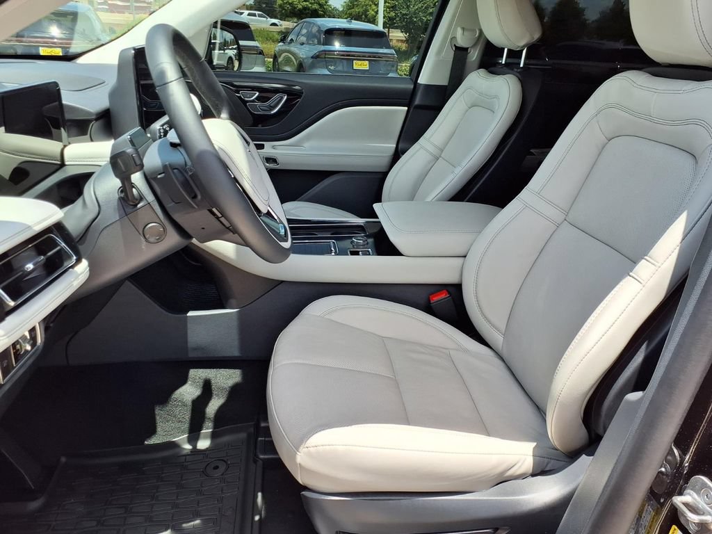 Certified 2026 Lincoln Aviator Reserve w/ Jet Appearance Package RWD image 21