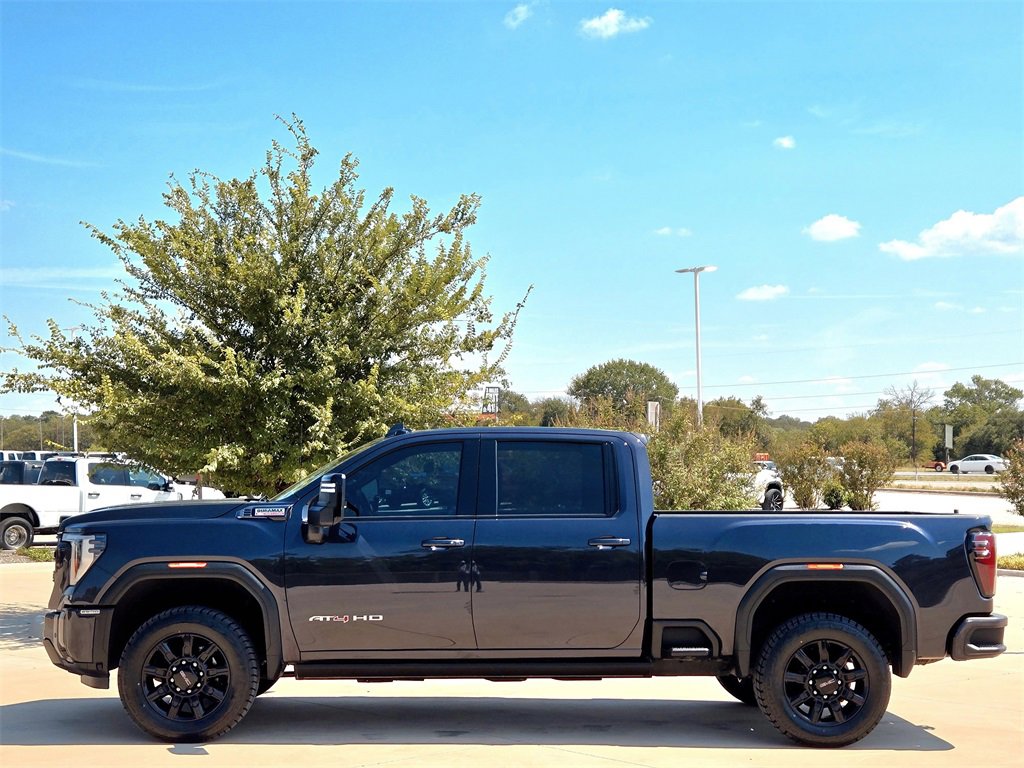 Used 2024 GMC Sierra 2500 AT4 w/ AT4 Premium Plus Package image 4