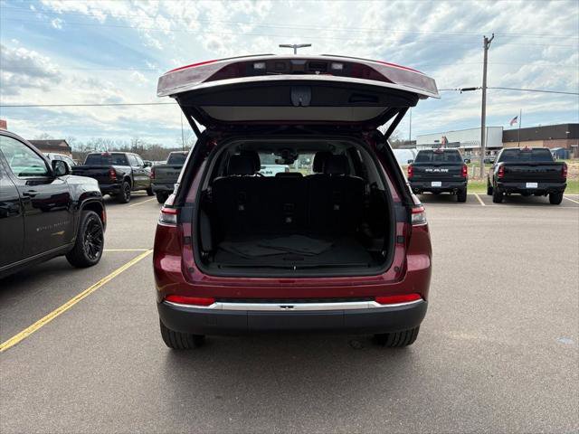 Certified 2023 Jeep Grand Cherokee Limited AWD/4WD image 6