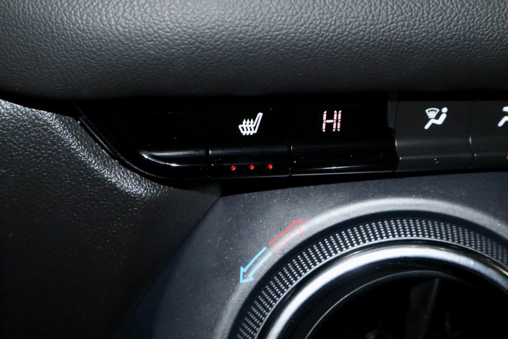 Used 2025 Chevrolet Blazer LT FWD image 6