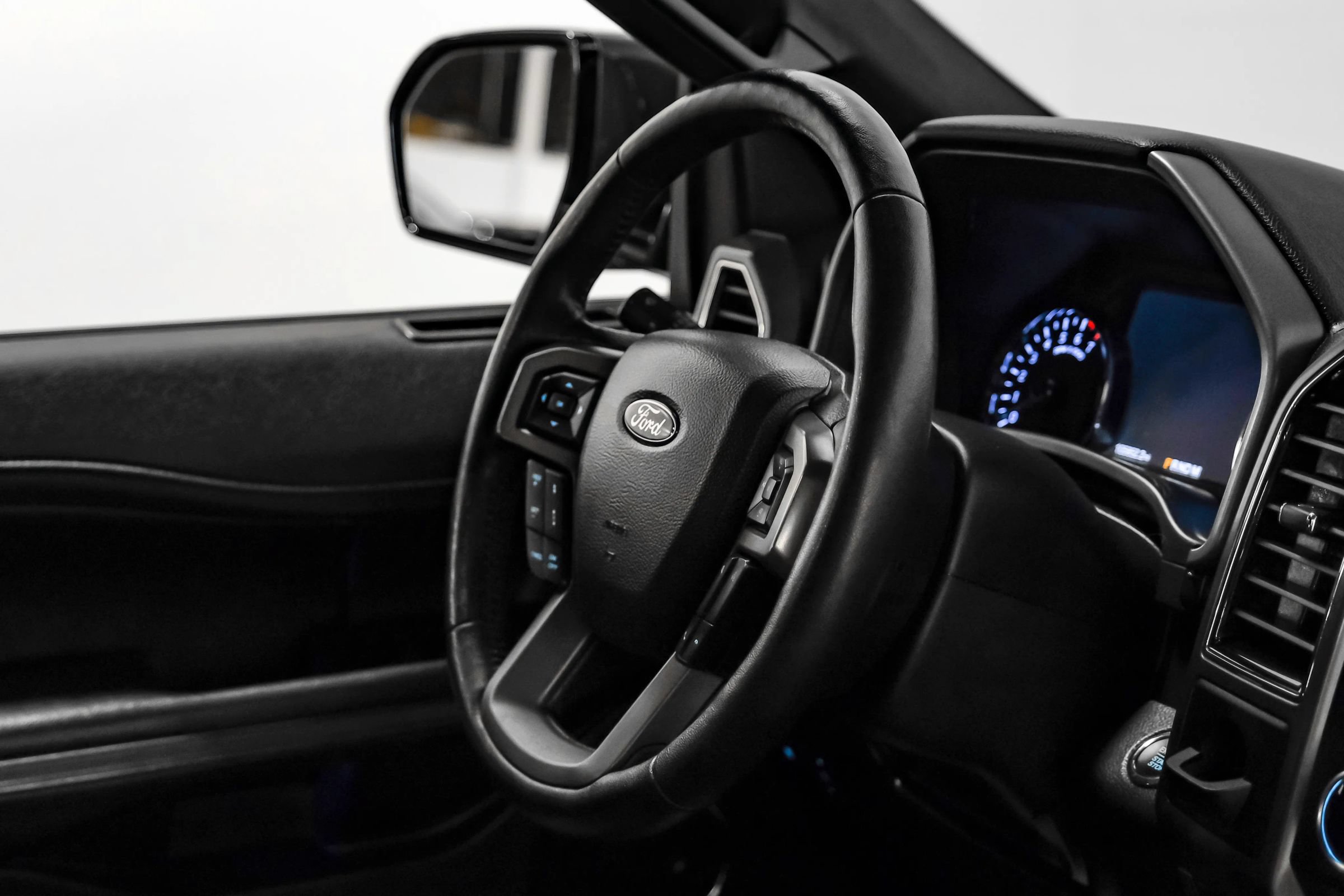 Used 2019 Ford Expedition XLT w/ Equipment Group 202A RWD image 10