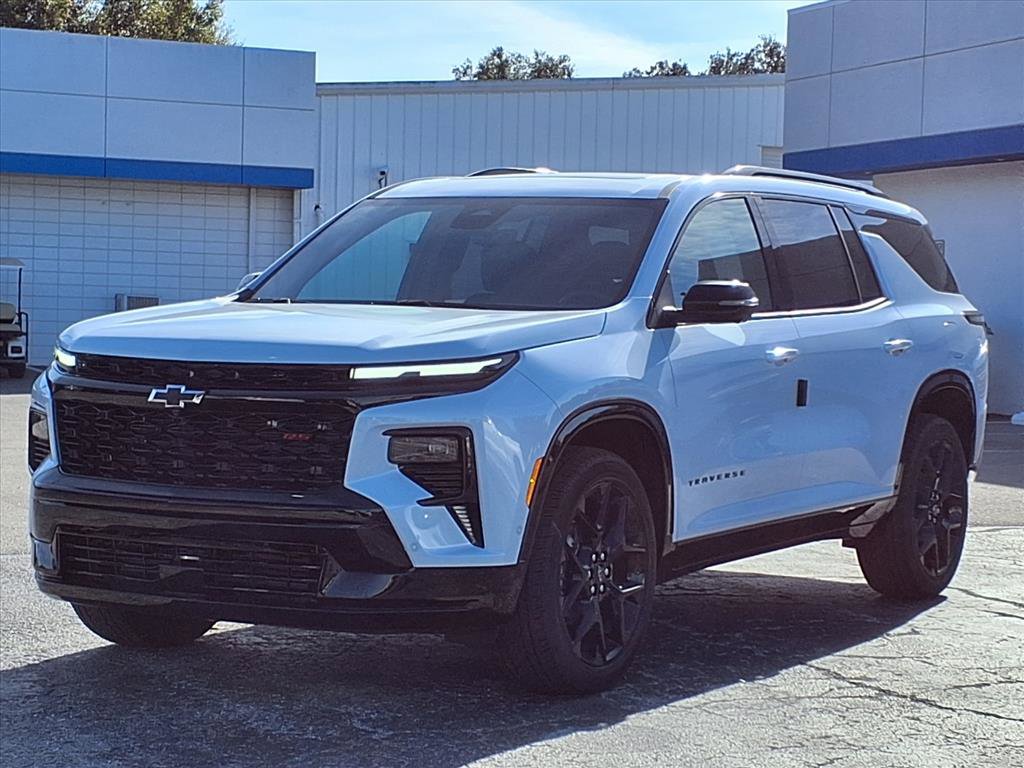 New 2026 Chevrolet Traverse RS w/ LPO, Floor Liner Package FWD image 23