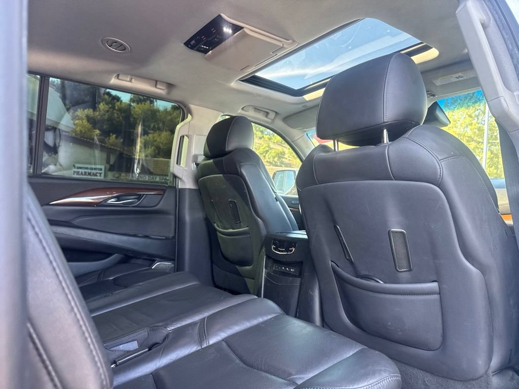 Used 2018 Cadillac Escalade ESV Luxury RWD image 7