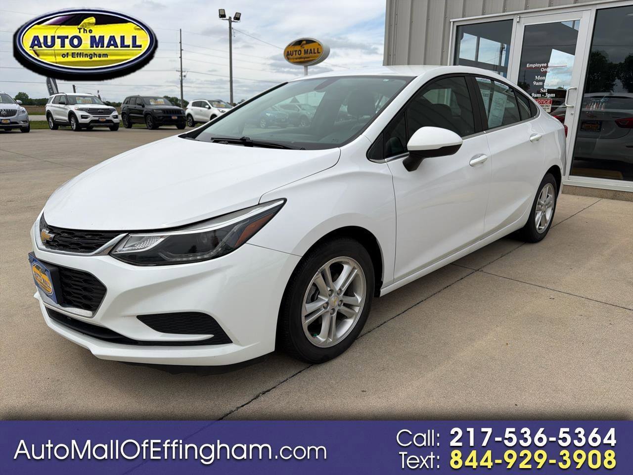 Used 2017 Chevrolet Cruze LT FWD image 1